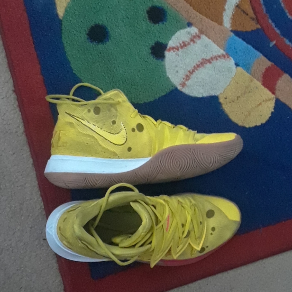 Spongebob Squarepants Kyrie Basketball shoes - Picture 4 of 8